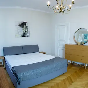  Apartament Rentapartments - Garden De Luxe